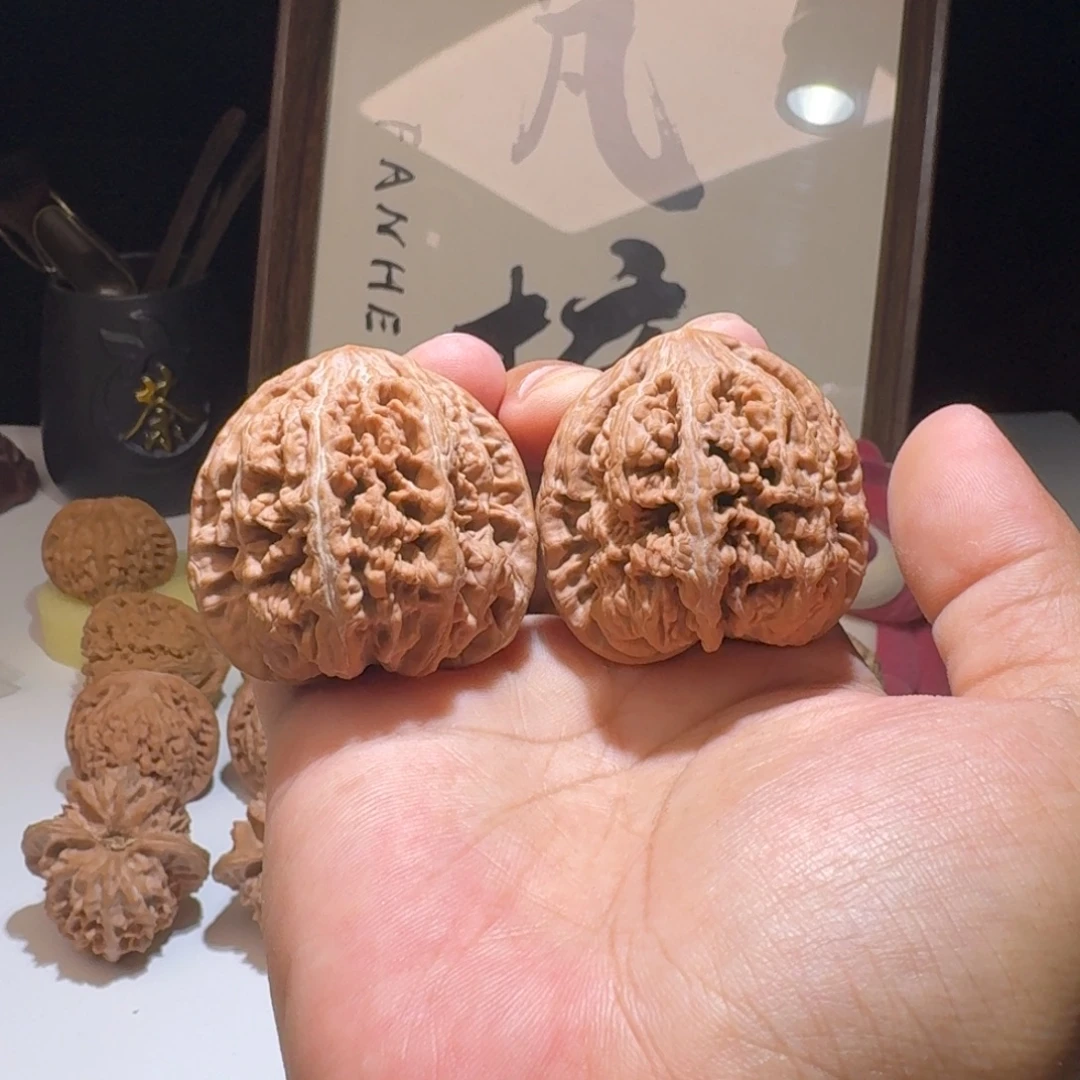 我***怒文玩核桃吊坠44尺寸平谷大粗筋（蹭尖）