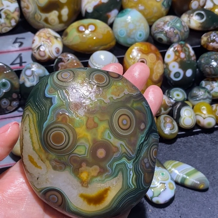 陈***头玛瑙/玉髓未镶嵌珠宝半成品