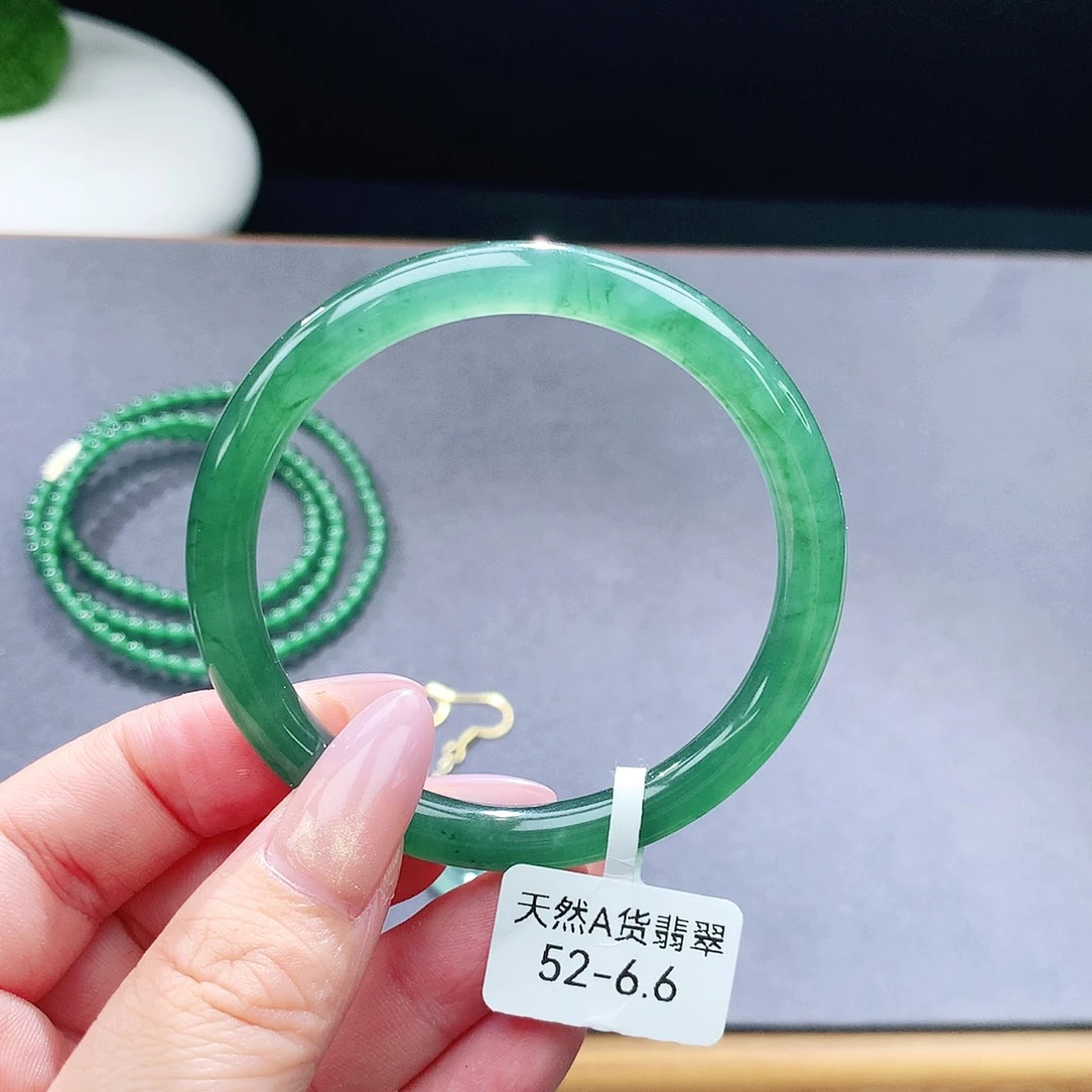 未镶嵌手镯（圆镯）翡翠