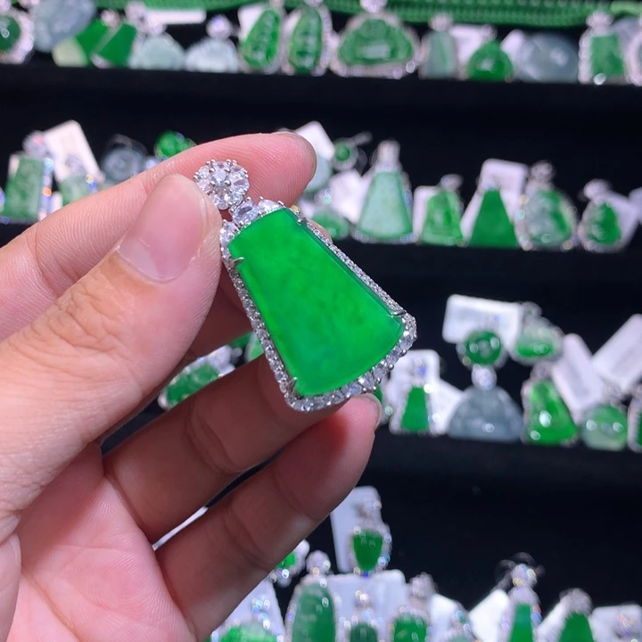 【闪购商品】颈饰银S925镶嵌翡翠天然翡翠