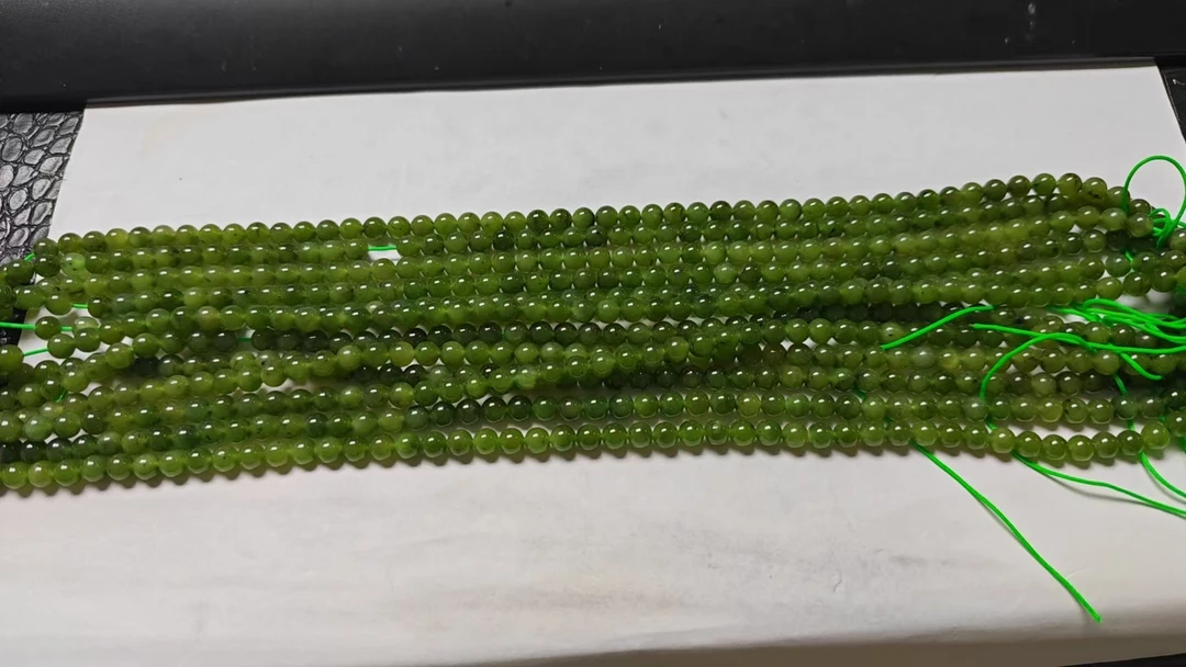 和田玉碧玉项链6mm左右多样性发其一C-69