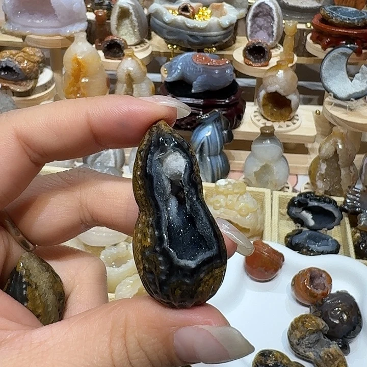 璐***u玛瑙/玉髓未镶嵌珠宝奇石好事要发生