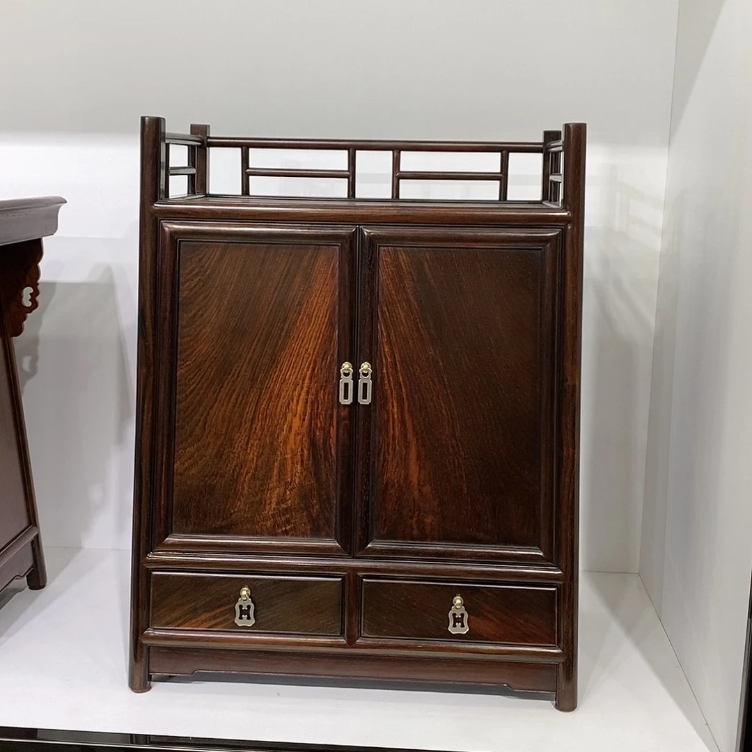 红酸枝木类成套家具给***子柜子