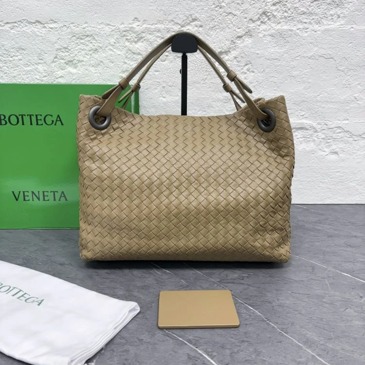 95新/葆蝶家/手提包/C8877620667/[251225LLYC]