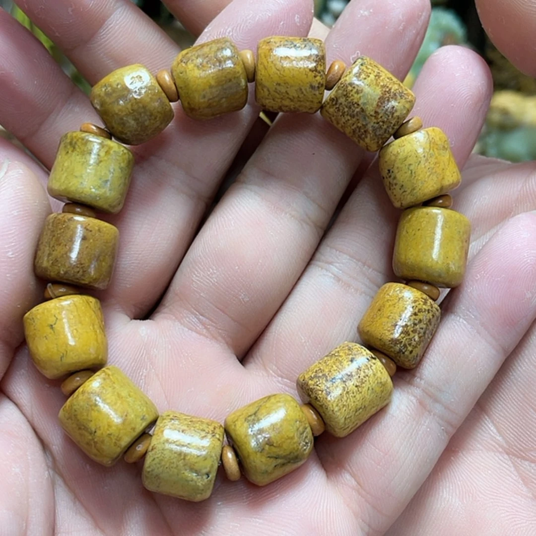 【闪购商品】未镶嵌岫岩河磨玉（透闪石质玉）把件