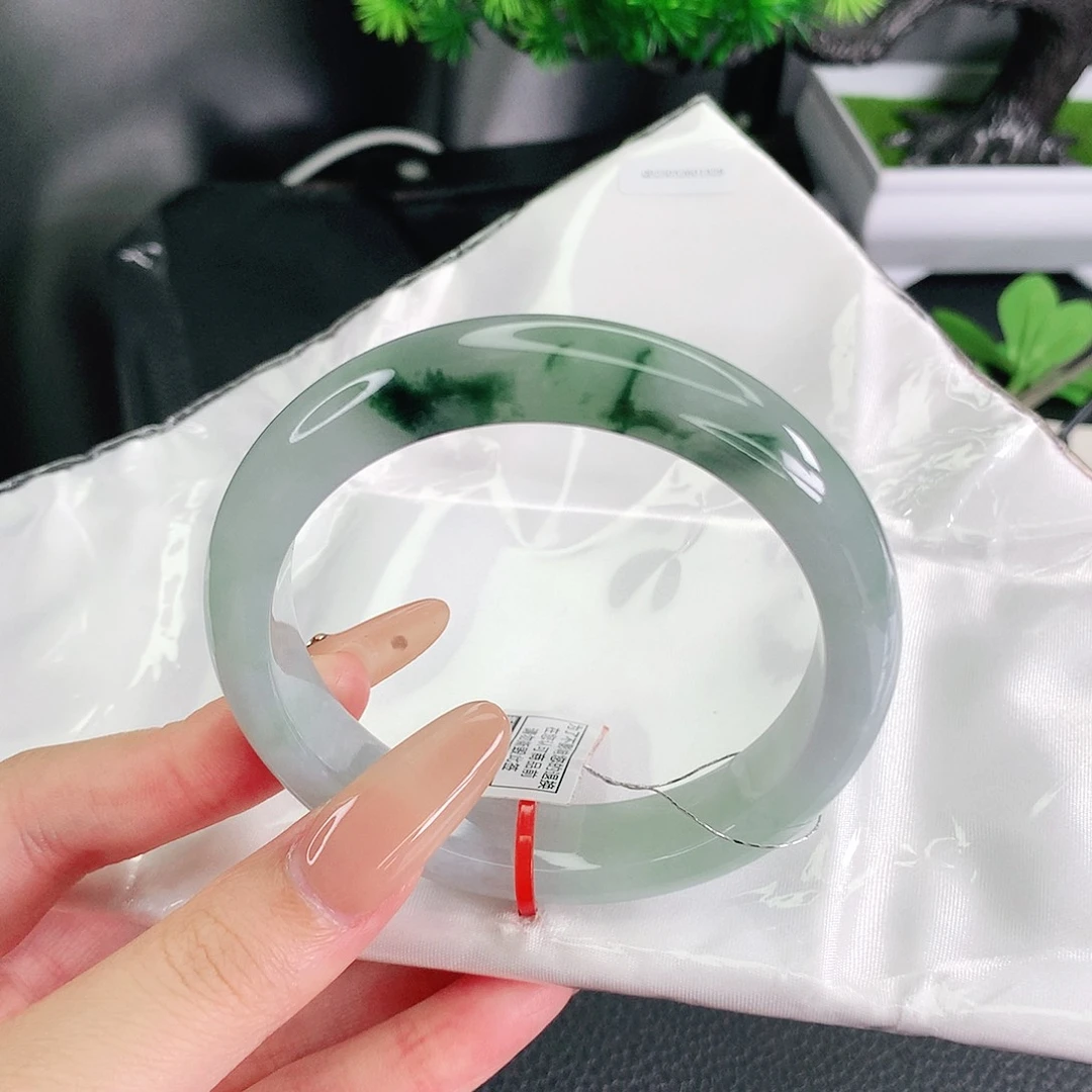 翡翠手镯未镶嵌58圈