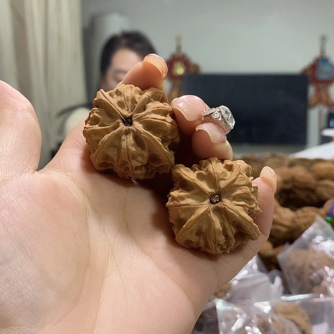 把件文玩核桃高***翅玉玺四棱