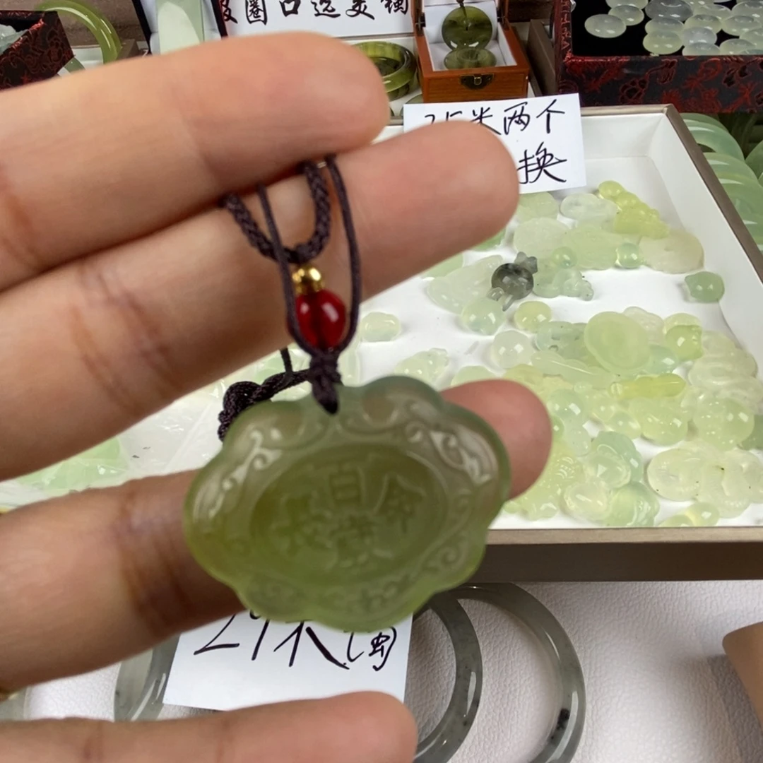 未镶嵌蛇纹石玉颈饰