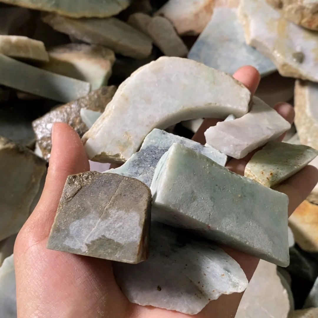 颈饰未镶嵌翡翠天然