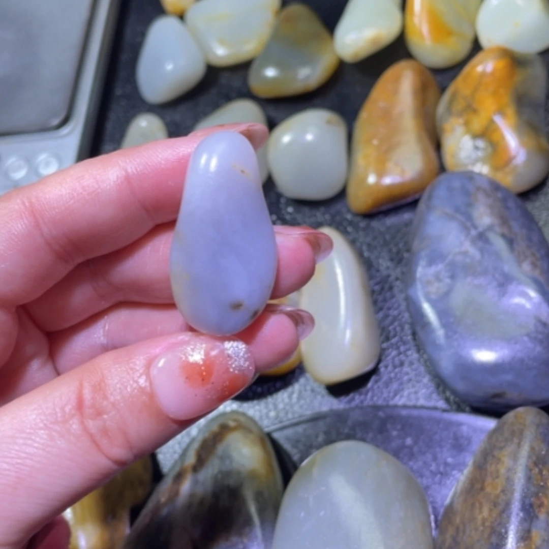 【闪购商品】颈饰未镶嵌和田玉烙*