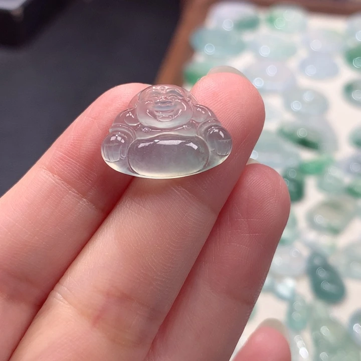 翡翠未镶嵌颈饰冰种晴底佛公