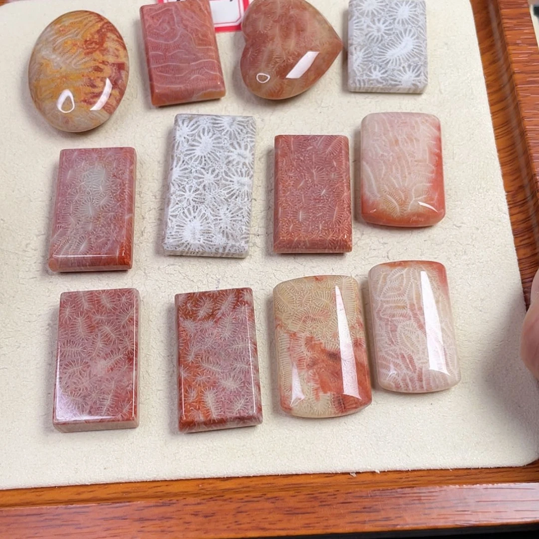 【闪购商品】硅化玉吊坠(赠链)未镶嵌洋**圈