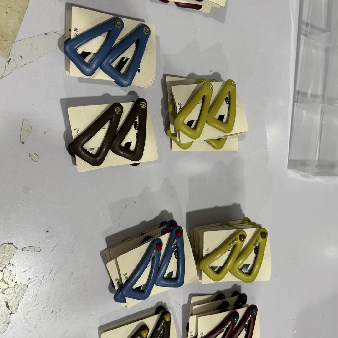 NN-12 【满9.9包邮】皮爱心发夹