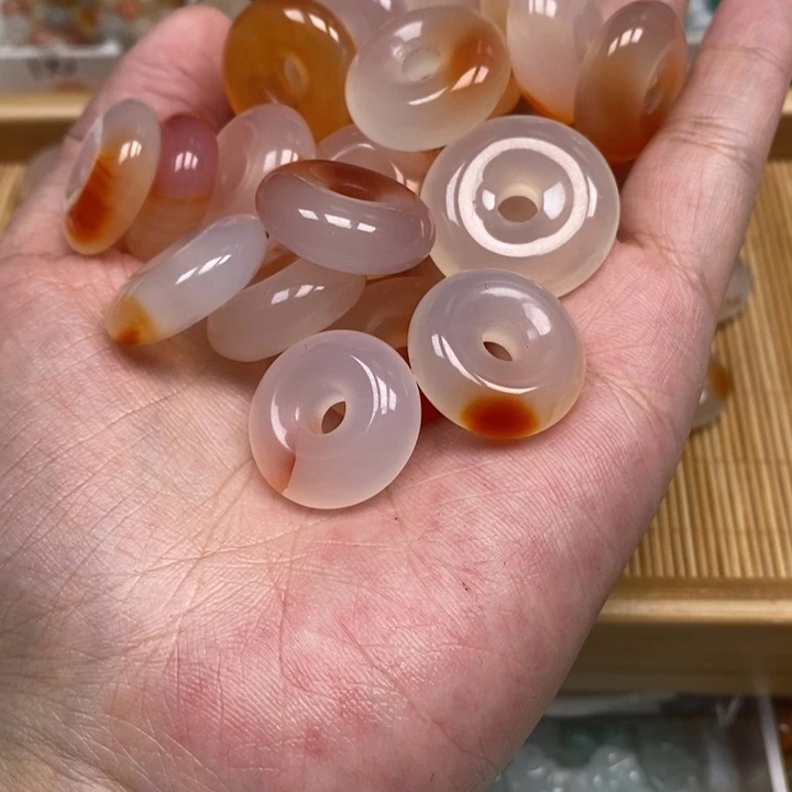 未镶嵌颈饰玛瑙/玉髓5个糖心平安扣