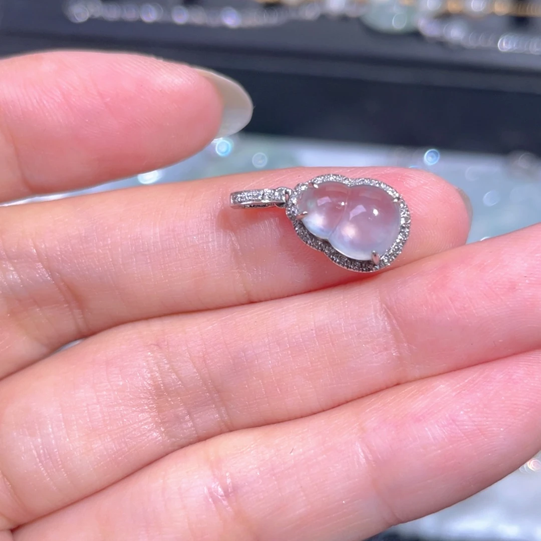 颈饰18K金镶嵌翡翠翡翠