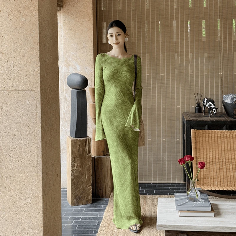 法式小资多巴胺掐腰长裙海边度假气质喇叭袖圆领绿色印花连衣裙女