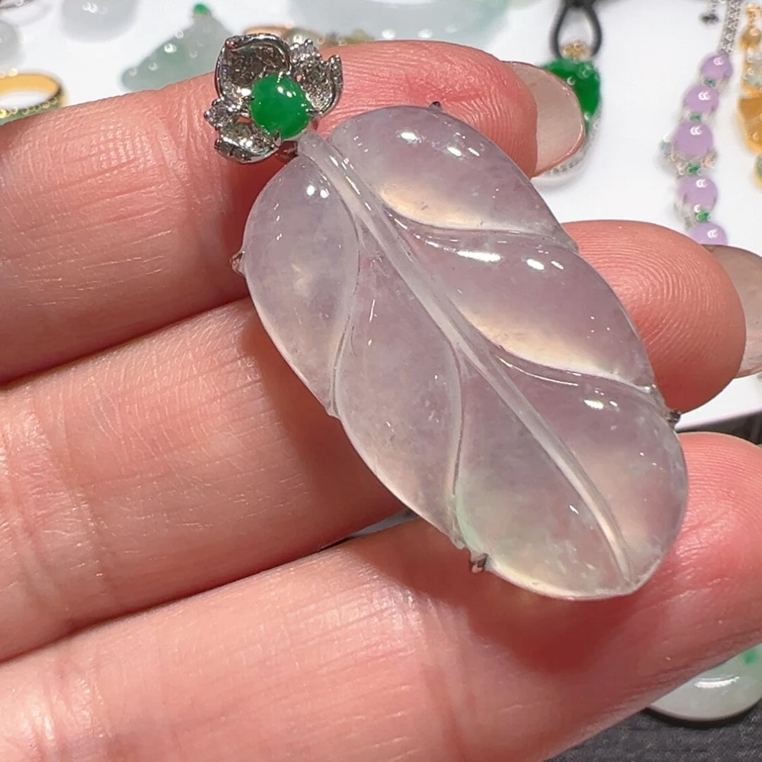 翡翠颈饰18K金镶嵌吊坠