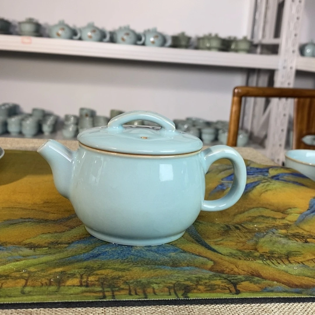 【闪购商品】天青汉瓦壶微微瑕，。。。。。。