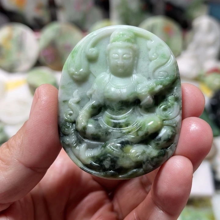 独山玉未镶嵌颈饰