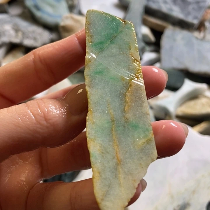 翡翠颈饰未镶嵌天然翡翠