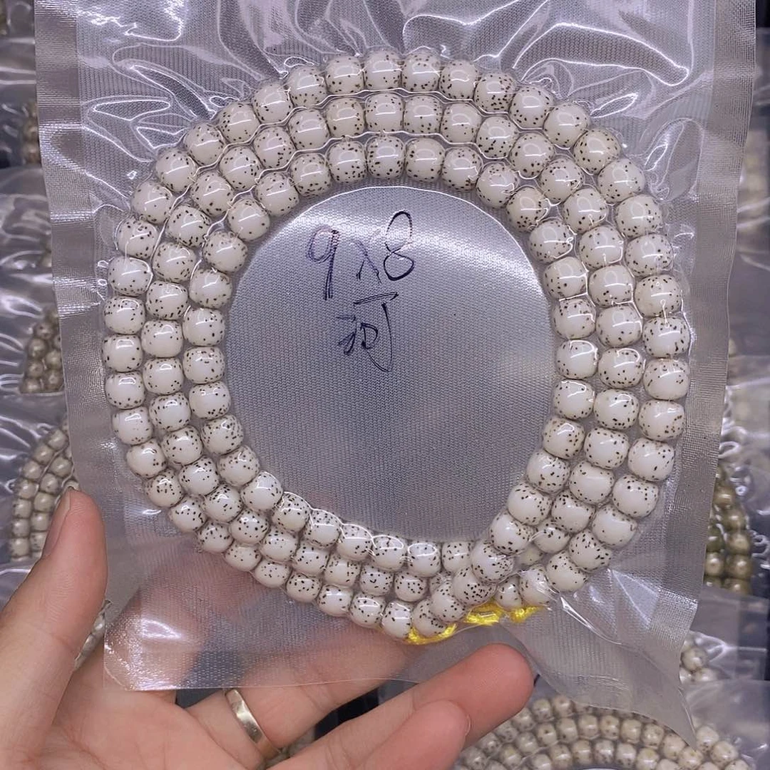 手串星月菩提?*鹰海南原生态星月菩提