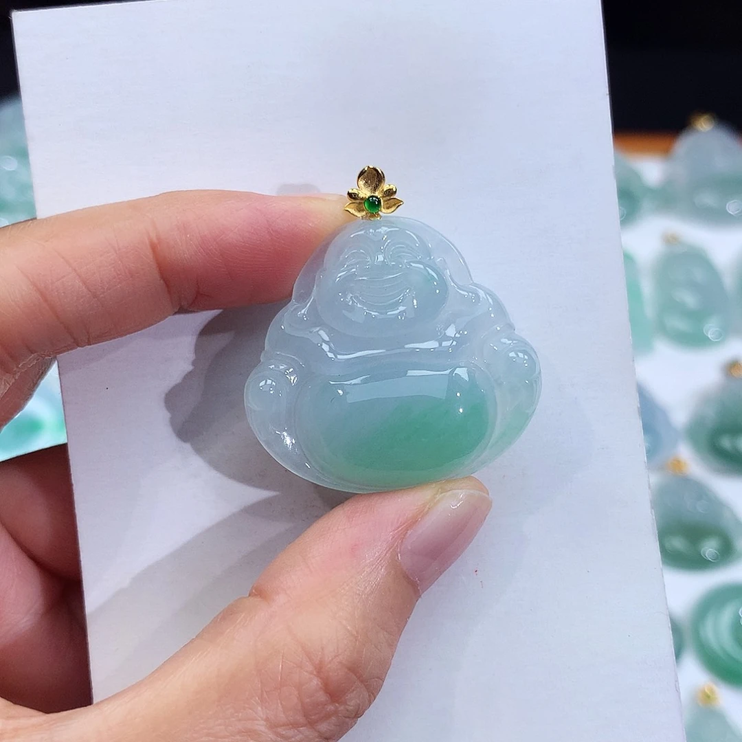 翡翠18K金镶嵌颈饰?**君翡翠吊坠