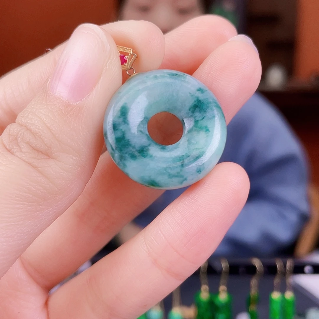 翡翠18K金镶嵌耳饰