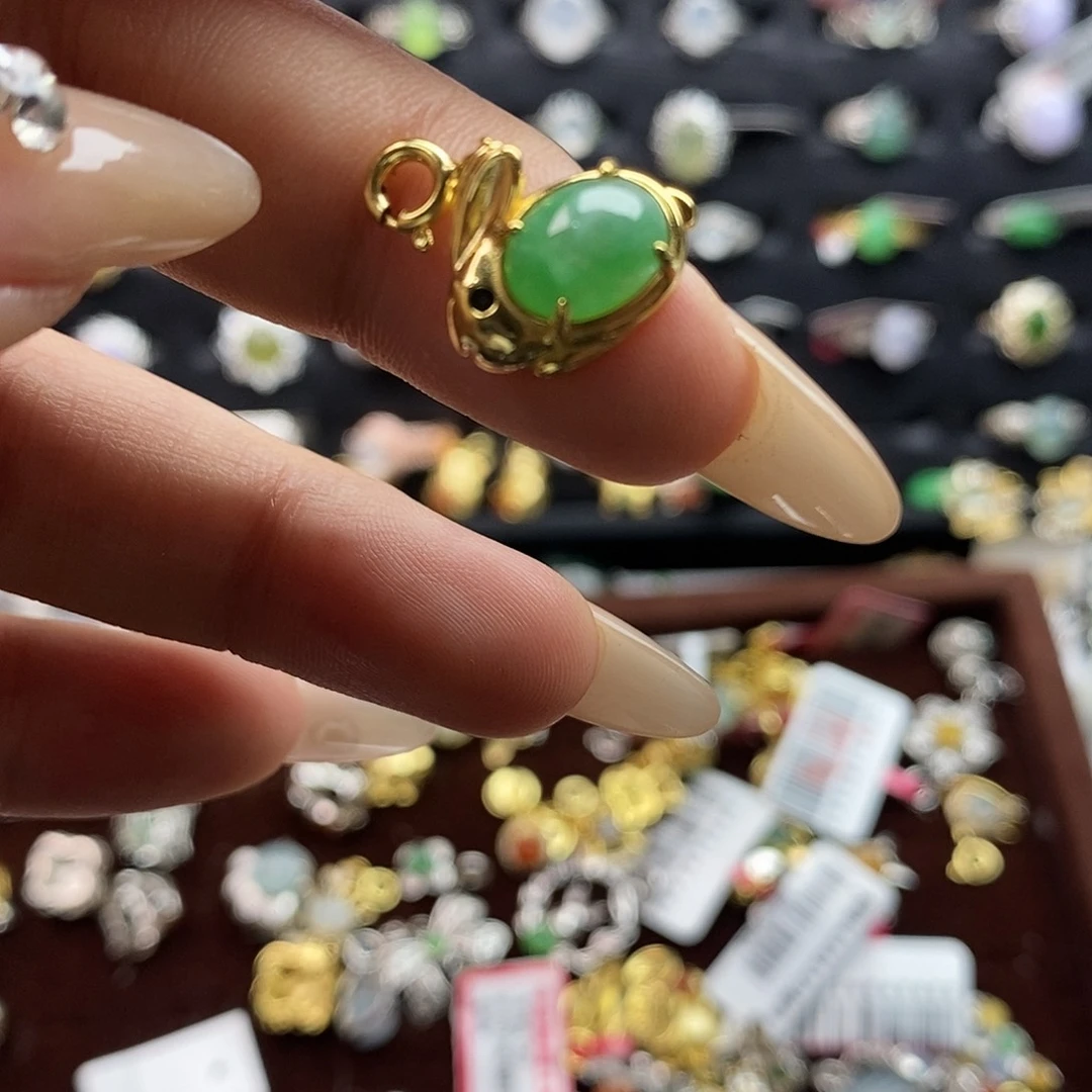 翡翠未镶嵌戒指翡翠