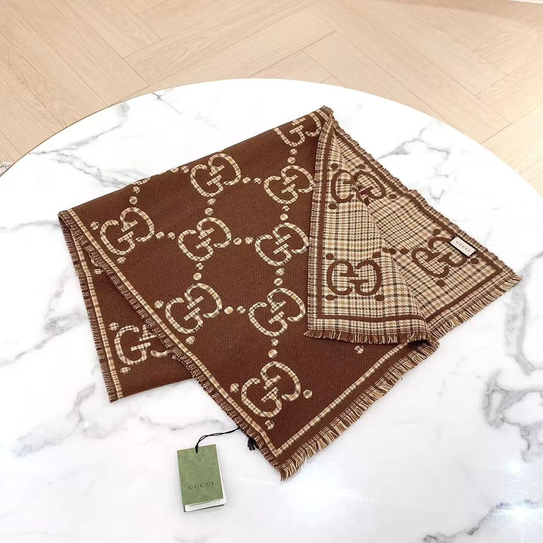 未使用 GUCCI/古驰 GGS古驰棕色老花羊毛围巾71620538