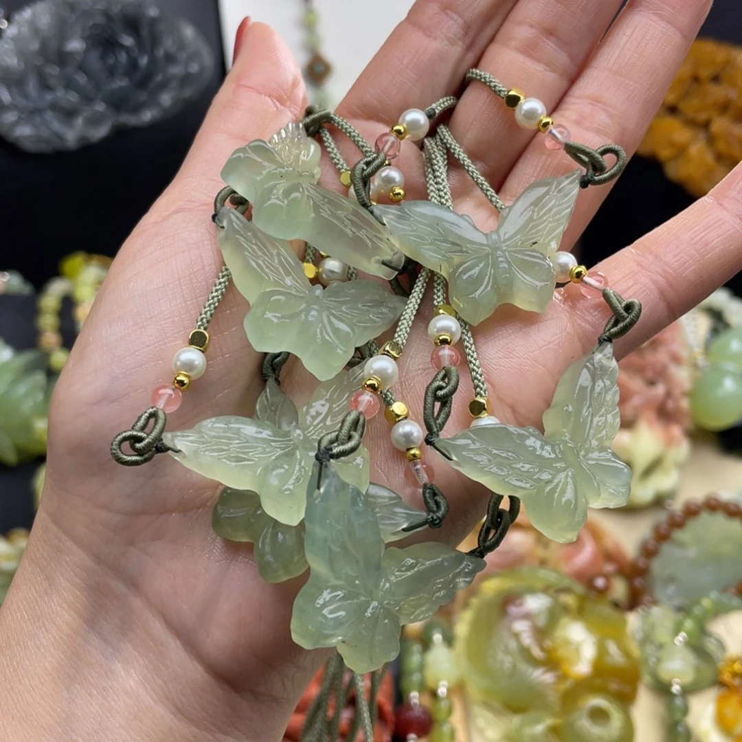 未镶嵌蛇纹石玉颈饰