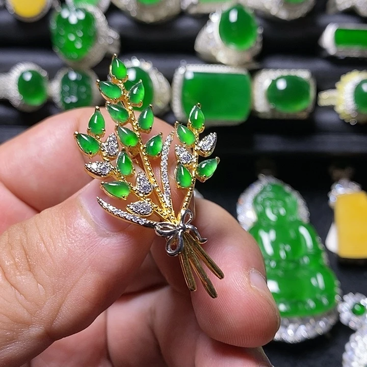 颈饰未镶嵌翡翠蛋面多宝胸针