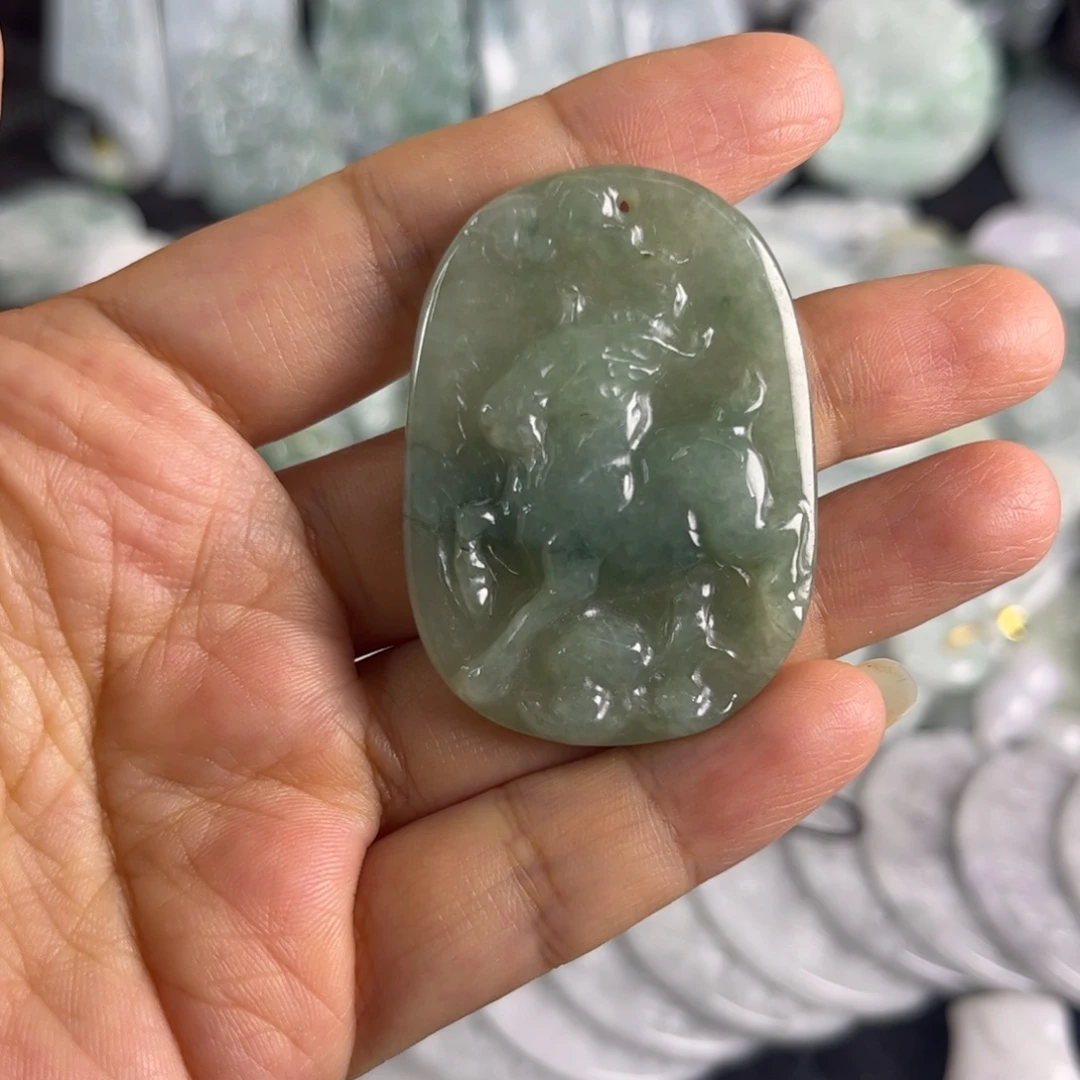 翡翠未镶嵌吊坠(不含链)瑕疵