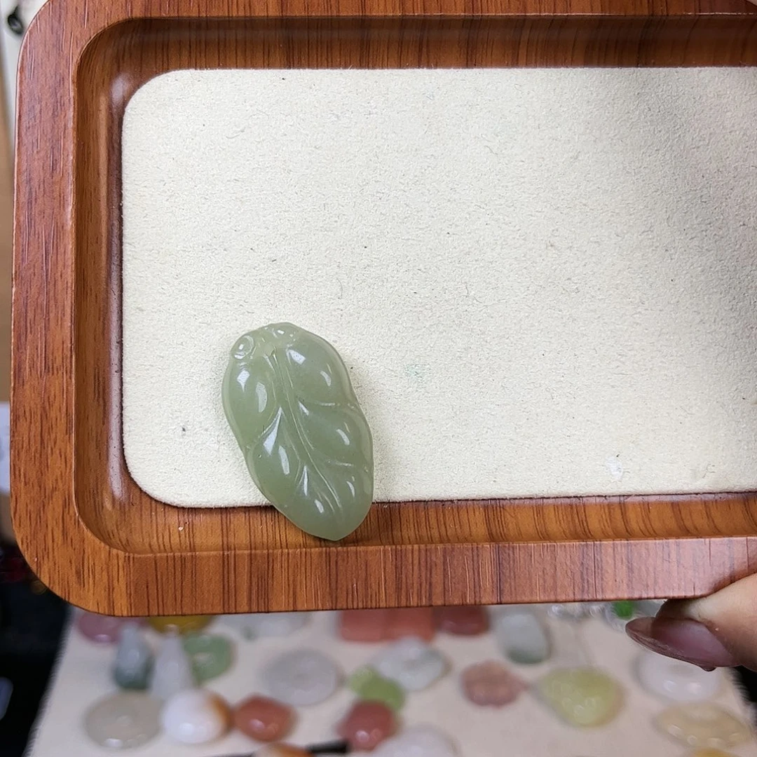 东陵石未镶嵌吊坠(赠链)