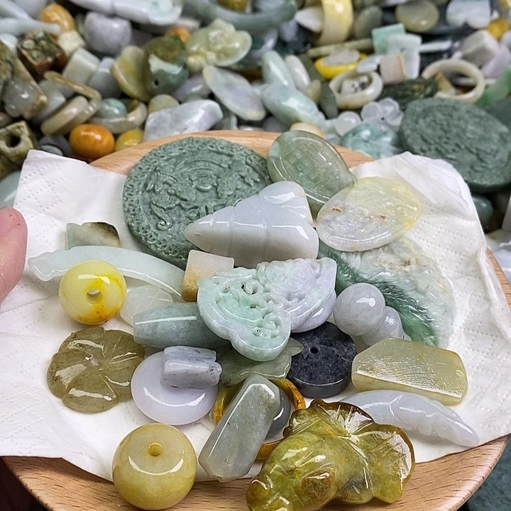 翡翠未镶嵌颈饰天然翡翠100