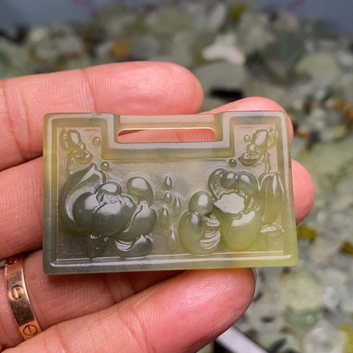 蛇纹石玉颈饰合金156