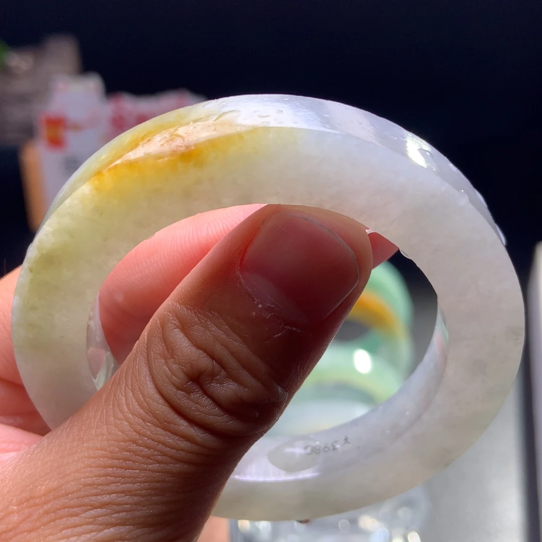 定制翡翠未镶嵌翡翠手镯