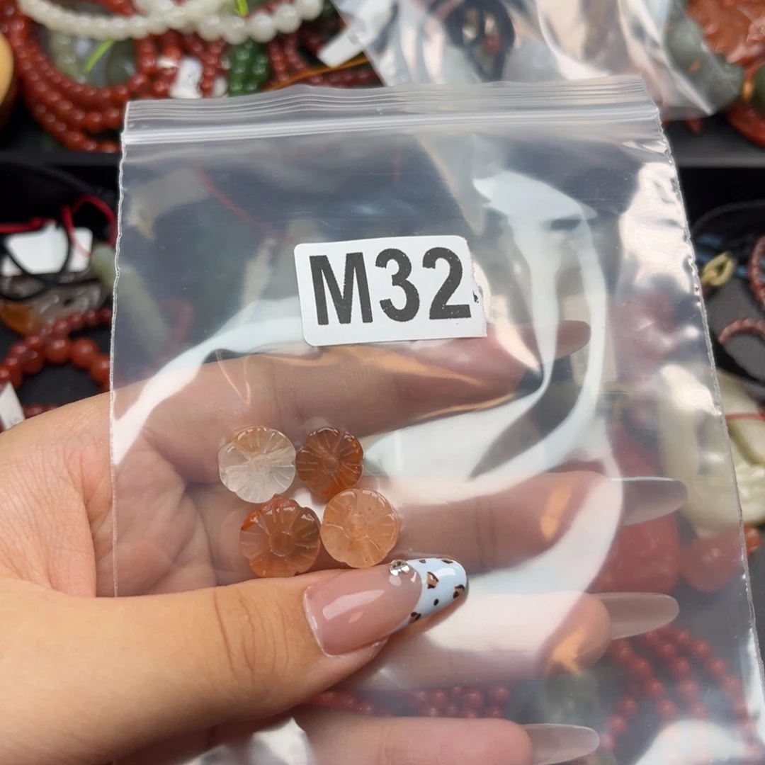 南红玛瑙未镶嵌珠宝奇石