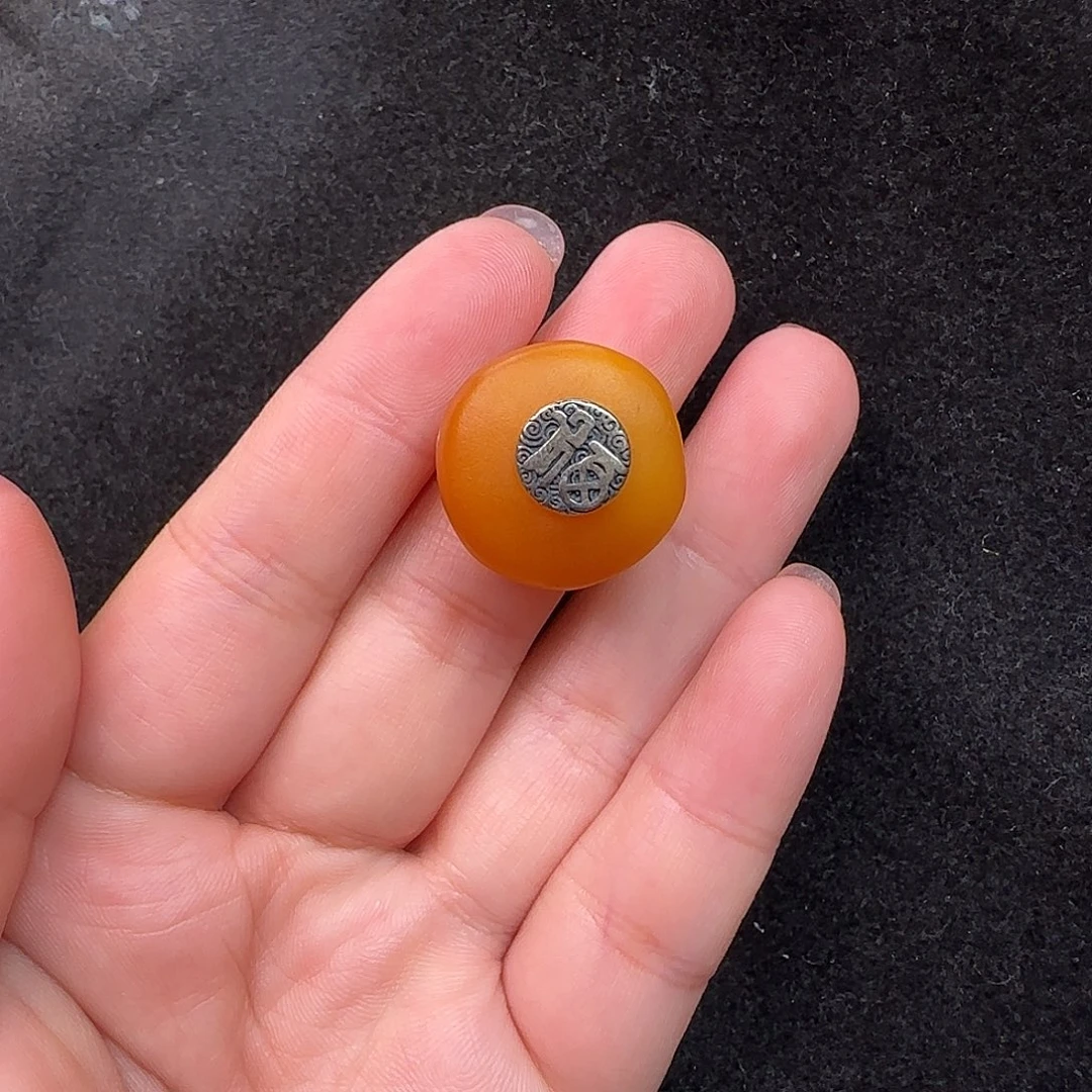 蜜蜡未镶嵌珠宝奇石