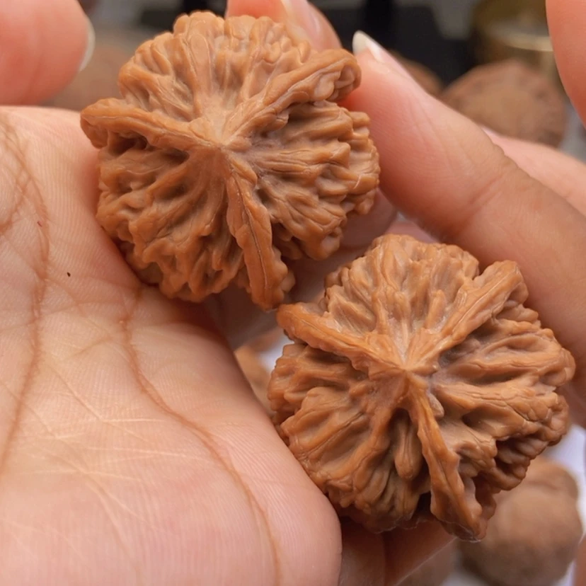 【闪购商品】文玩核桃把件38帝王三棱