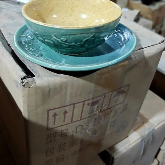 绿泥盘子碗茶壶啥都有