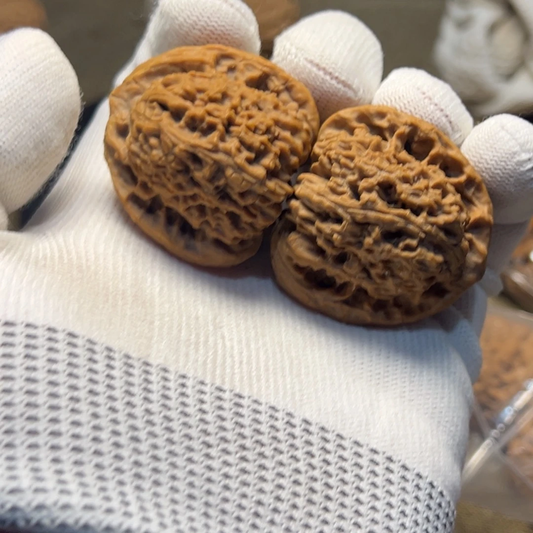 文玩核桃吊坠南疆石