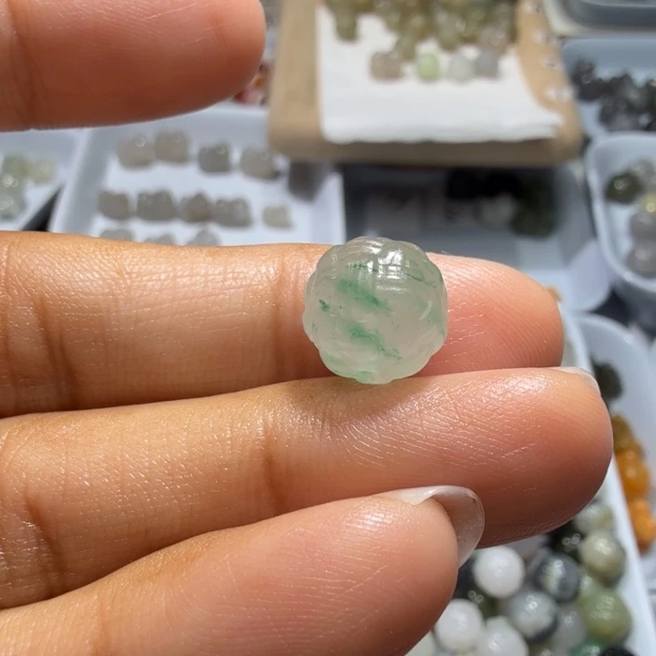 和田玉未镶嵌珠宝半成品