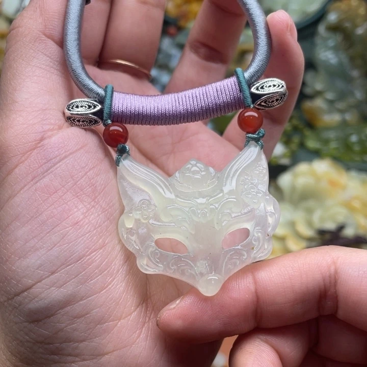 蛇纹石玉吊坠合金