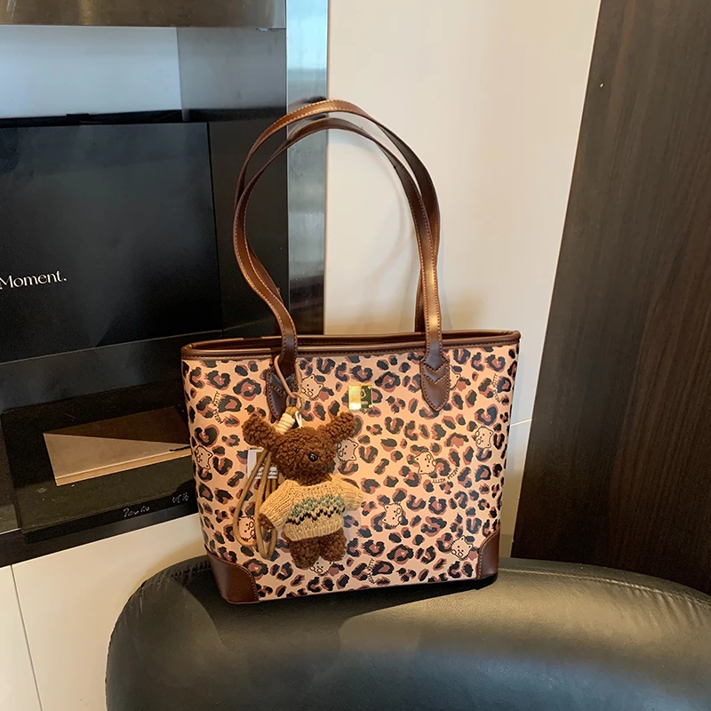 高级感大容量豹纹包包女2025新款冬高颜值时尚通勤托特包单肩书包