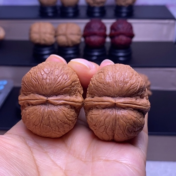 文玩核桃把件峭壁元宝26