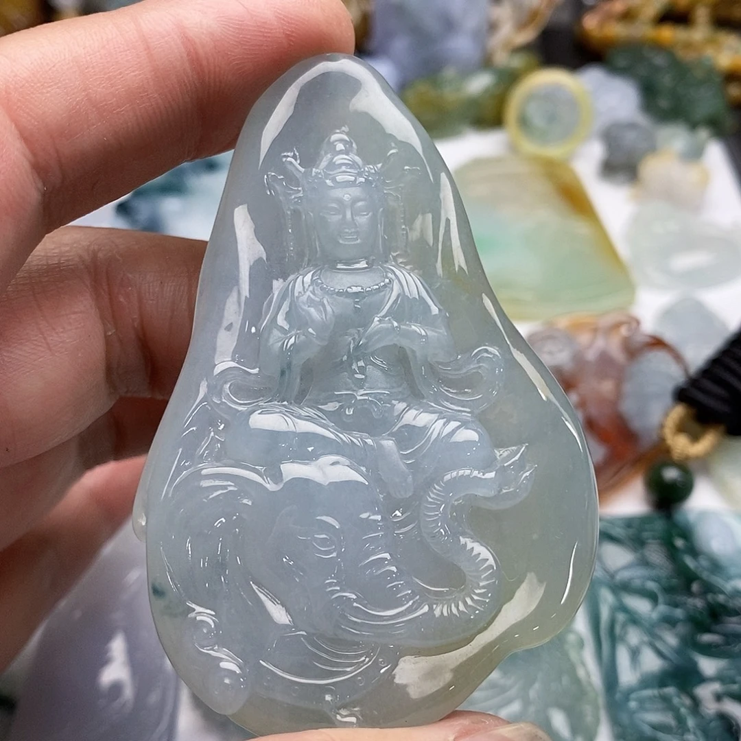 星***果颈饰未镶嵌翡翠普贤