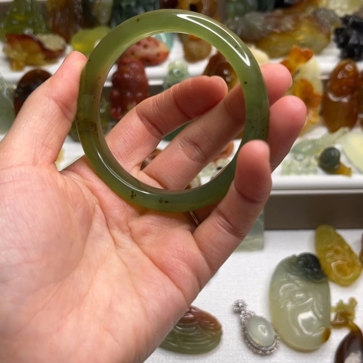 蛇纹石玉未镶嵌手镯55.7