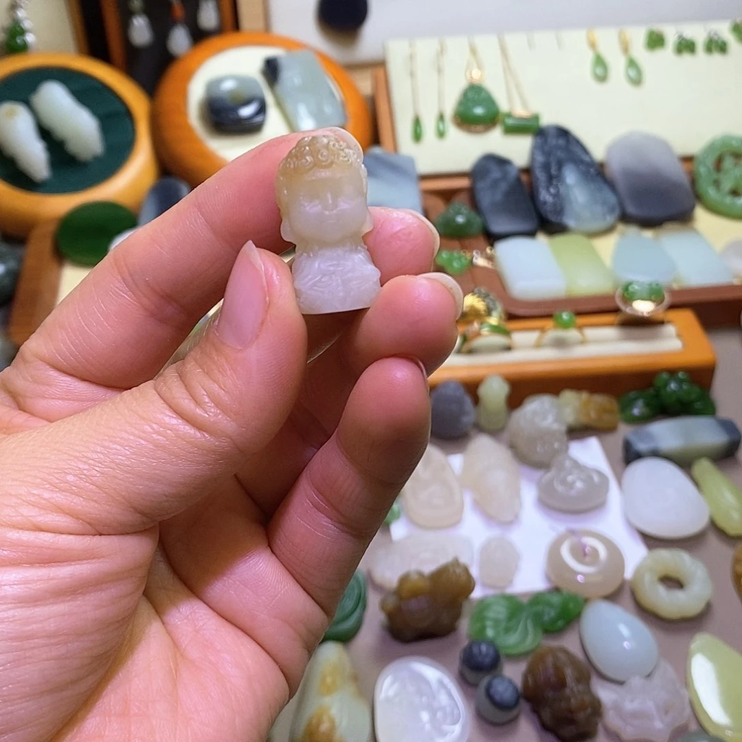 颈饰未镶嵌和田玉