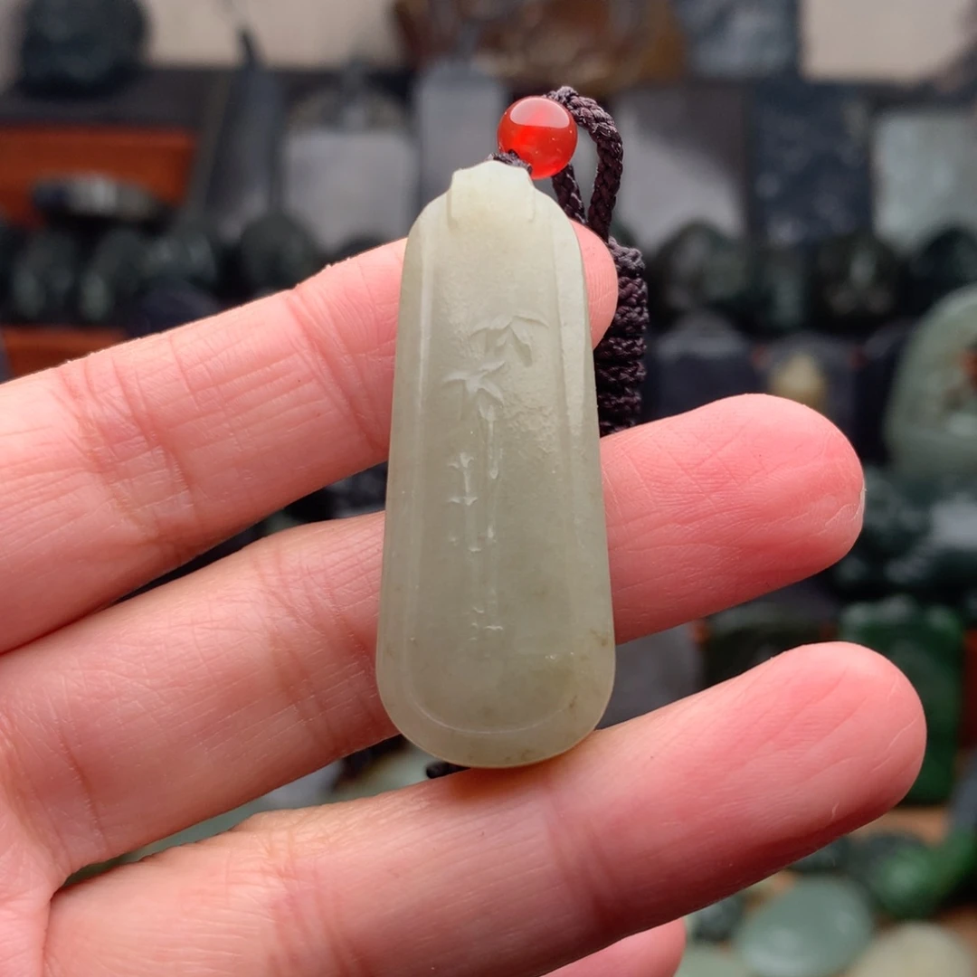 和田玉未镶嵌颈饰挂件54