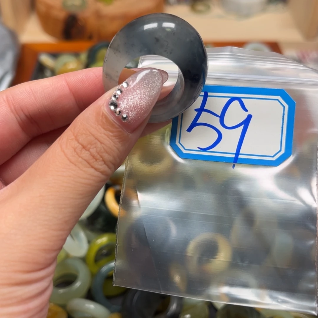 山***瑰蛇纹石玉未镶嵌珠宝奇石
